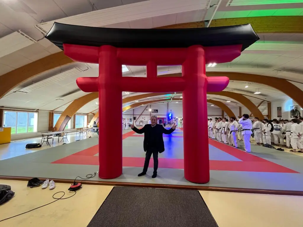 Arche-Gonflable-Torii-Judo-Hurrah